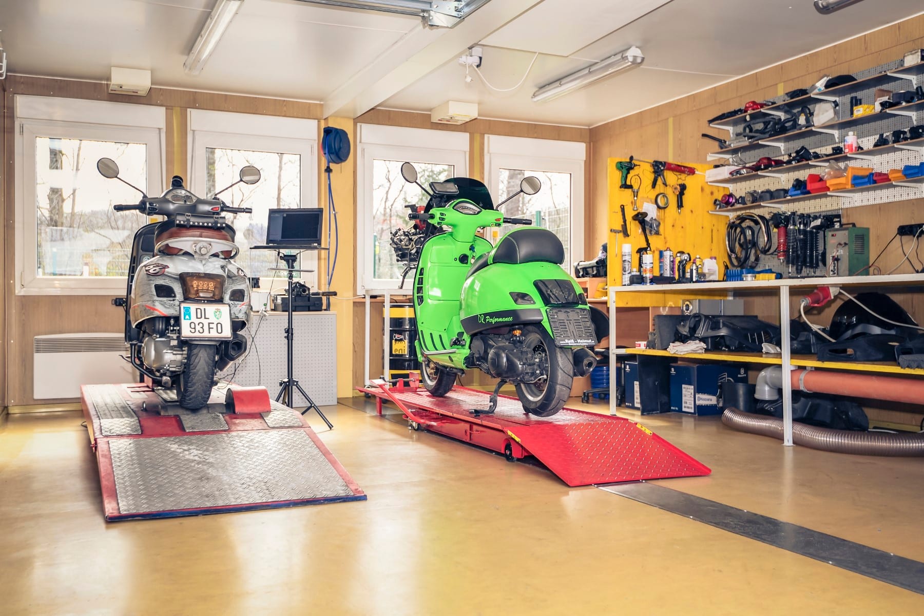 Roller auf dem Leistungsprüfstand in der Werkstätte